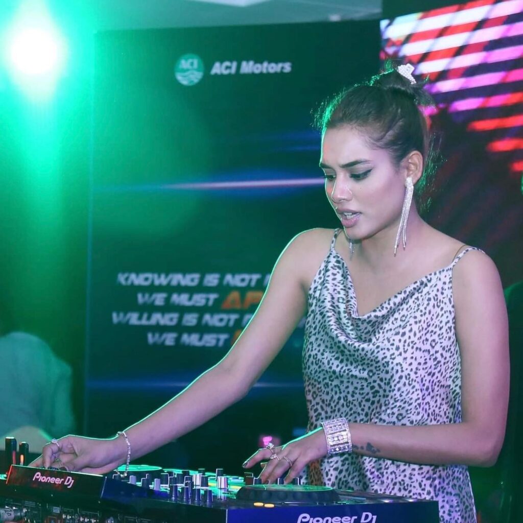 DJ AVILA