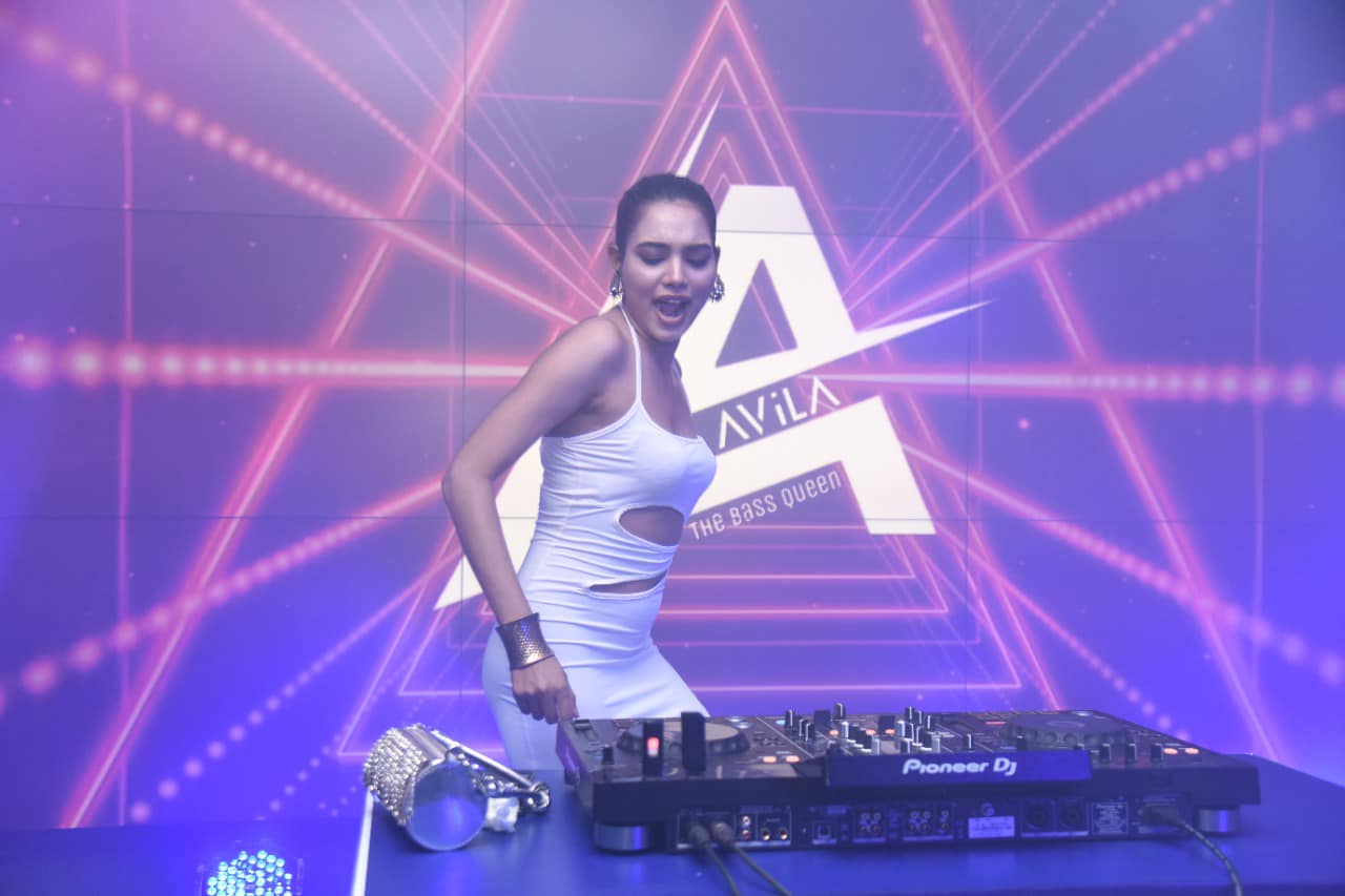 DJ AVILA